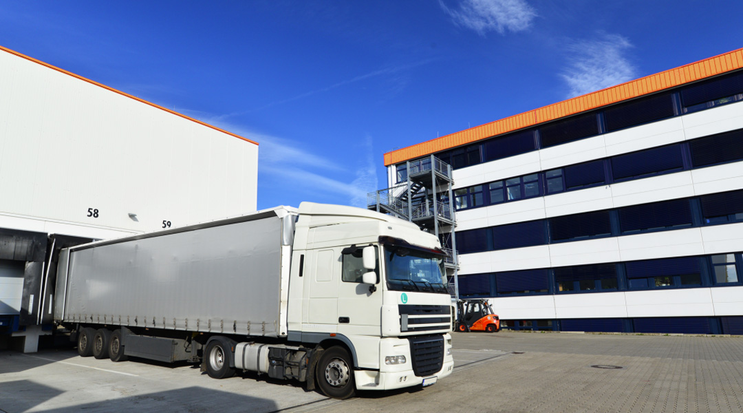 camion-de-transport-de-marchandise approvisionnements fournisseurs